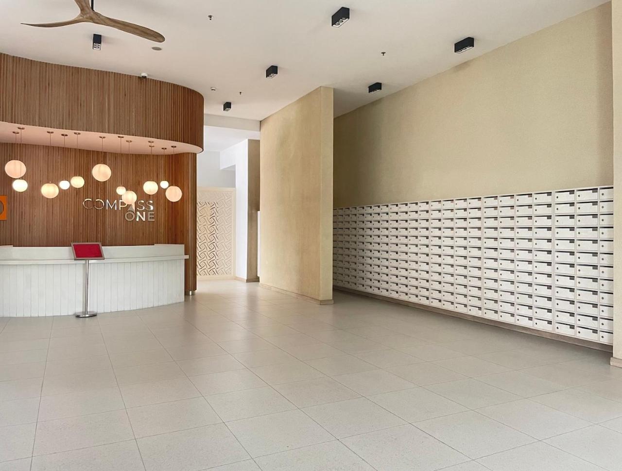 Compass One Building - Luxury Apartments Ap Phu Tho Zewnętrze zdjęcie
