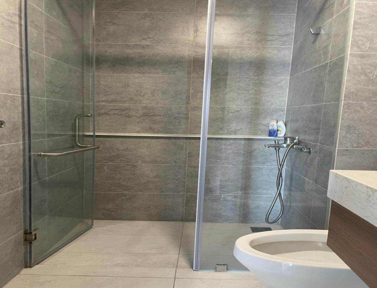 Compass One Building - Luxury Apartments Ap Phu Tho Zewnętrze zdjęcie