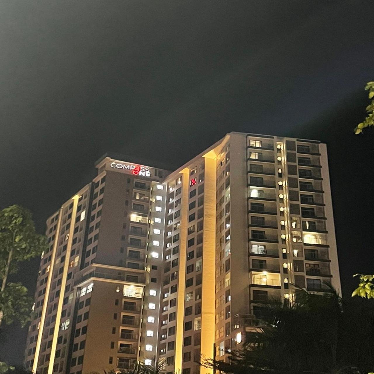Compass One Building - Luxury Apartments Ap Phu Tho Zewnętrze zdjęcie
